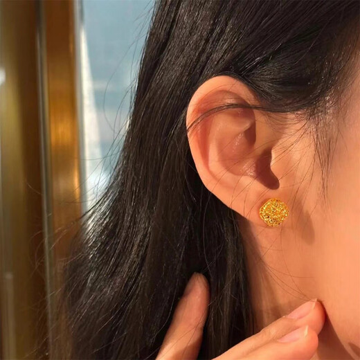 Laohuangxiang 24K gold sparkling brushed sugar cube earrings for women niche design simple gold hollow earrings Laofengxiang sparkling small sugar cube earrings