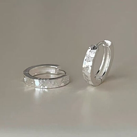 YKINCASL Old Phoenix Sterling Silver 9999 Romantic Flashing Crushed Ice Small Earrings Light Luxury Style White Ear Buckle Women's Design Sterling Silver Crushed Ice Earrings (Pair) Lao Fengxiang Same Style Gift Box