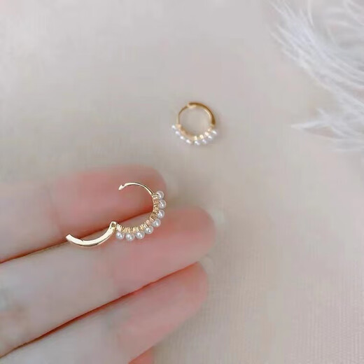 DAVA Outlets 18K gold high-end simple and compact pearl earrings exquisite earrings and buckles for women accessories 70 pearl earrings