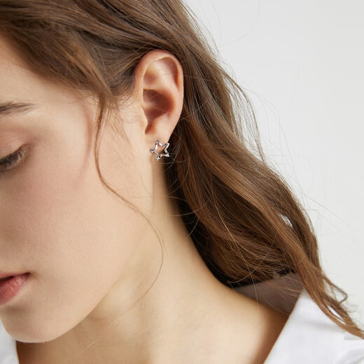 Chow Sang Sang Pt950 platinum five-pointed star earrings star earrings 91931E pricing