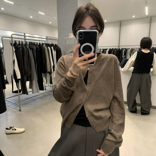 Su Yuwei Maillard coffee color small fragrance style short knitted cardigan for women autumn and winter high-end waist slimming sweater inner top coffee color Follow the store - free shipping insurance S (80-95Jin Jin is equal to 0.5 kg)