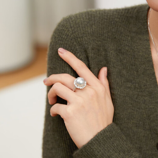 Australian White Pearl Ring Cold Light Extremely Strong Light Natural Seawater South Sea White Pearl 18K Gold Set with Diamonds South Sea Australian White Pearl Diameter 14mm + National Inspection Certificate