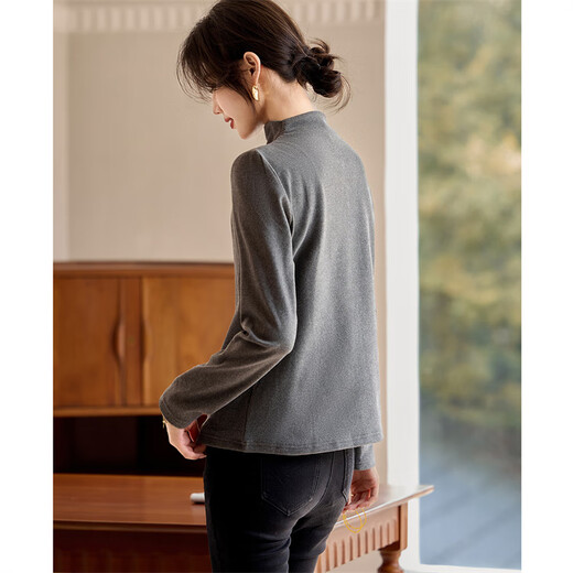 Shangjing's stylish and versatile half-turtle collar warm base layer embellished with gold buttons for fall and winter.