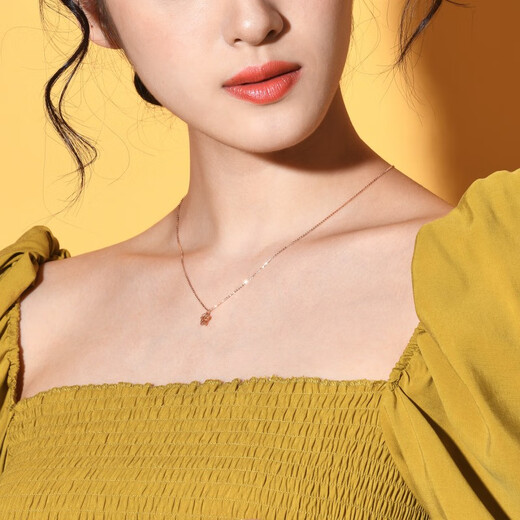 Chow Sang Sang 18K rose gold Yong series star-shaped color gold pendant necklace for women 91600N 45 cm