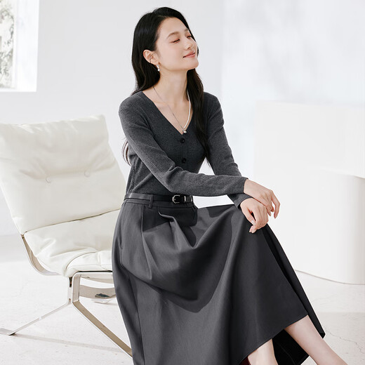 香影深灰色针织拼接连衣裙女2025秋季新款气质v领假两件收腰裙子 深灰 L