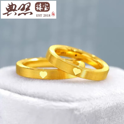 Model photo of Old Phoenix 999 pure gold love clock ring 24K pure gold Roman numeral ring gold couple ring fashion love clock x beauty number 6