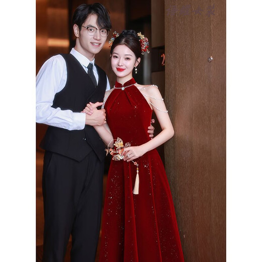 Feng Xiaowei New Chinese Style Toast Wear Bridal Red Halter Neck Cheongsam Morning Robe 2025 New Engagement Wedding Dress Female Style Burgundy Long S