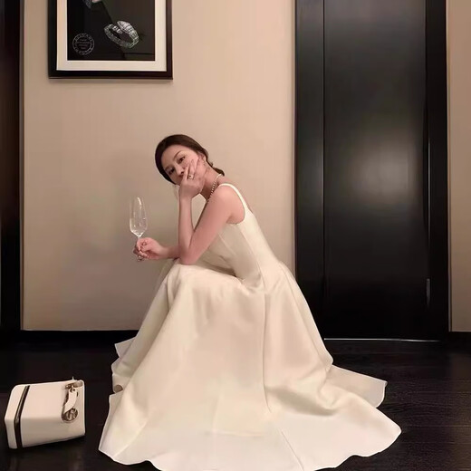 
Outdoor light wedding dress French simple satin Hepburn style registration small white skirt waist-hugging suspender dress white S