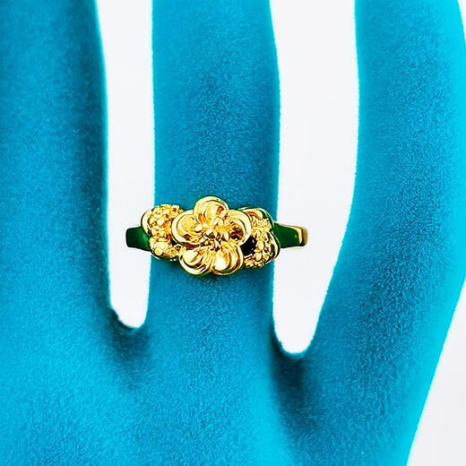 Small flower ring with smooth surface and exquisite craftsmanship, low-key luxury women’s ring