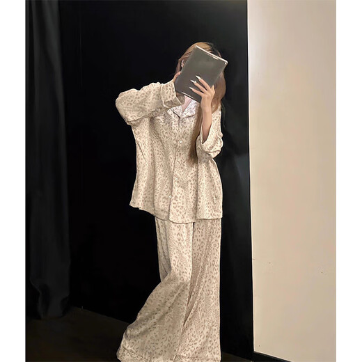 Rencontrez également un pyjamas cool à imprimé haut de gamme coréen à imprimé haut de gamme pour les femmes pour l'automne nouveau pantalon à manches longues de grande taille