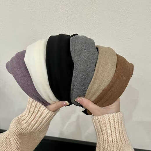 Zan Yingmei 2025 new autumn and winter retro fashion high-end wide-brimmed headband simple temperament Internet celebrity face wash headband wide-faced headband black + brown