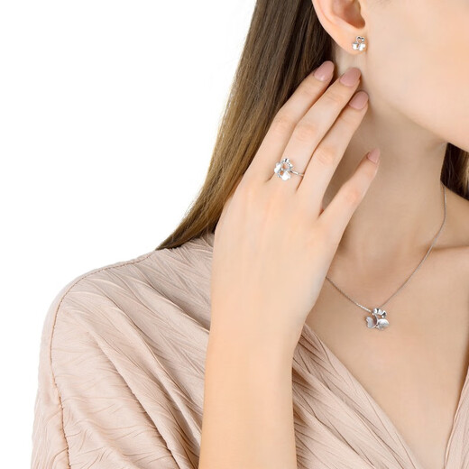 Chow Sang Sang Pt950 colorful platinum pendant platinum pendant does not include platinum necklace 83767P pricing