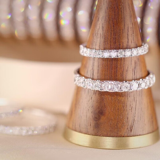 Jiaye Peninsula Bear Lightyear 18k gold row diamond ring women's row full diamond natural group setting 5 40 points stone color FG diamond clarity VS No. 16 18k rose gold