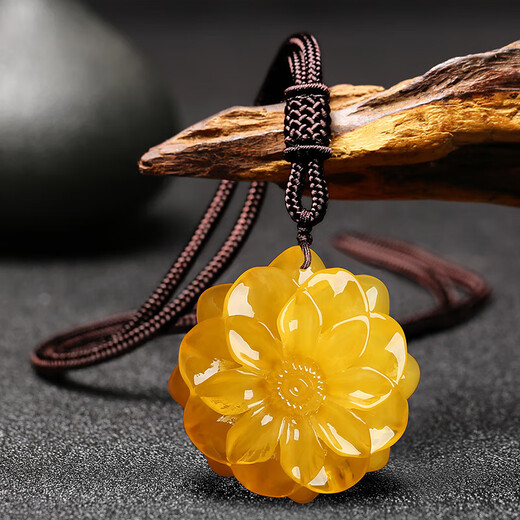 Keshan old phoenix beeswax pendant natural beeswax pendant necklace men and women water drop Pixiu sweater chain Wushi brand chicken gourd pendant lanyard style with certificate