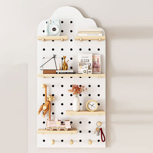 The middle shopkeeper displays the hole board at the door of the entrance hall. The wall shelf is solid wood display rack. The panda storage hole board is customized. Cream white clouds + hidden mirror 110x220cm solid wood ecological board.