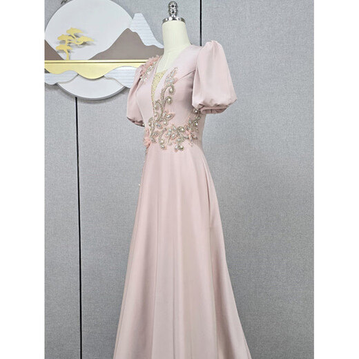 Wenmi ethnic vocal dress host dignified and elegant 2025 new style light luxury niche art test folk song solo performance pink (silver flower) floor style S