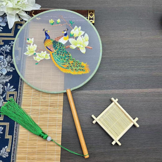 Chinese style wedding bridesmaid sisters group fan wedding reception fan bride dressing gown photo props handheld Xiuhe wedding fan big peony