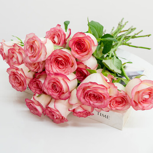 Jingdong Flowers Double 11 Yunnan Kunming base random color roses buy 20 and get 10 free with grass and flowers straight from the source