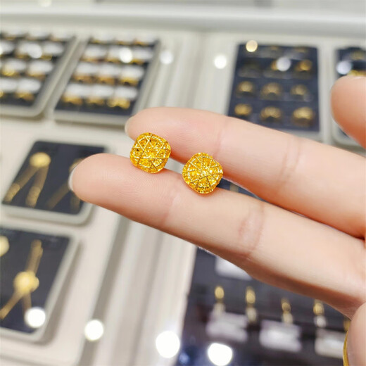 Laohuangxiang 24K gold sparkling brushed sugar cube earrings for women niche design simple gold hollow earrings Laofengxiang sparkling small sugar cube earrings