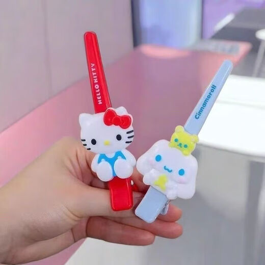 Coules de cheveux mignons et accessoires de cheveux sur le côté de l'été kt chat yugui chien épingle à cheveux sanrio canard plein d'énergie kt chat + kuromi + yugui chien