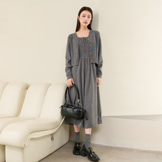 Three-color plus size women's clothing 2025 winter new style knitted jacket suspender dress two-piece set flower fat girl