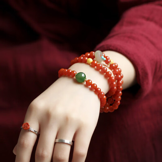 Mai uses natural Liangshan cherry red agate bracelet to design a 108-bead bracelet as a light luxury jewelry gift for girls.