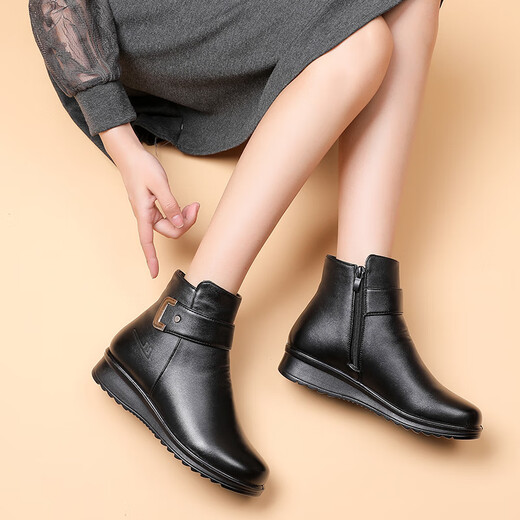 Pull-back mother's shoes, winter cotton shoes, velvet, non-slip, warm, elderly short boots, middle-aged women's leather shoes, middle-aged 0871 black 37