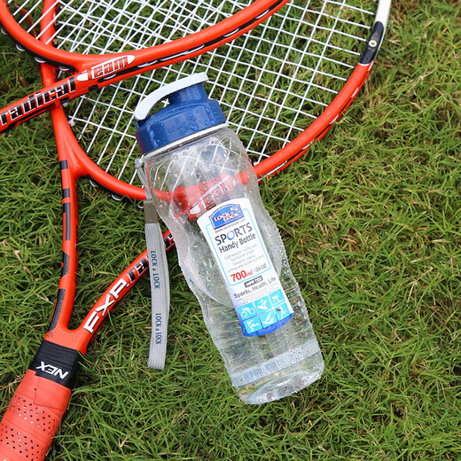 LOCK&LOCK Summer Plastic Water Cup Outdoor Portable Rope Sports Water Cup Portable Plastic Kettle 500ML Transparent