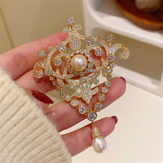 SNQP elegant retro French light luxury palace freshwater pearl tassel brooch brooch brooch freshwater pearl tassel brooch