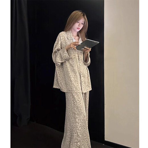 Rencontrez également un pyjamas cool à imprimé haut de gamme coréen à imprimé haut de gamme pour les femmes pour l'automne nouveau pantalon à manches longues de grande taille