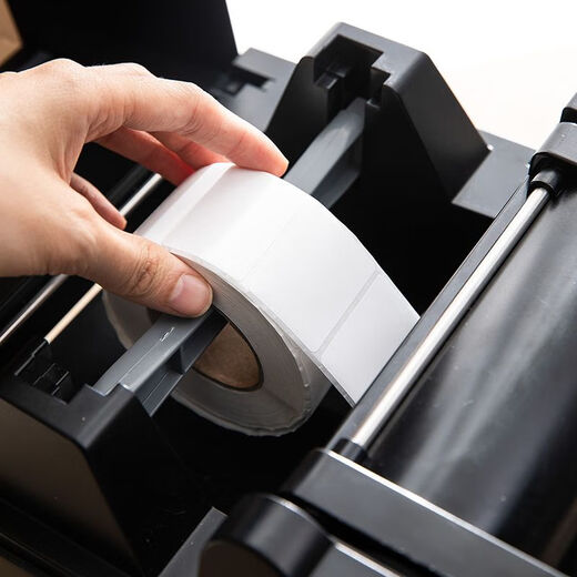 Deli tres papel de etiqueta térmica papel autoadhesivo imprenting múltiples especificaciones de la impresora de un solo código de barras de consumo de impresora 12006 sensibilidad térmica [80*60/800 hojas/1 rollo/tubo]