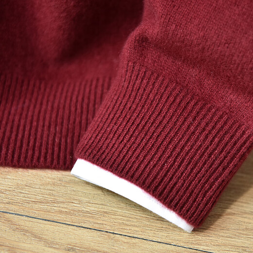 Année de naissance d'Ordos City Sweater rouge Pure Pullmere Sweater pour hommes d'âge moyen et de collier de tortue des jeunes