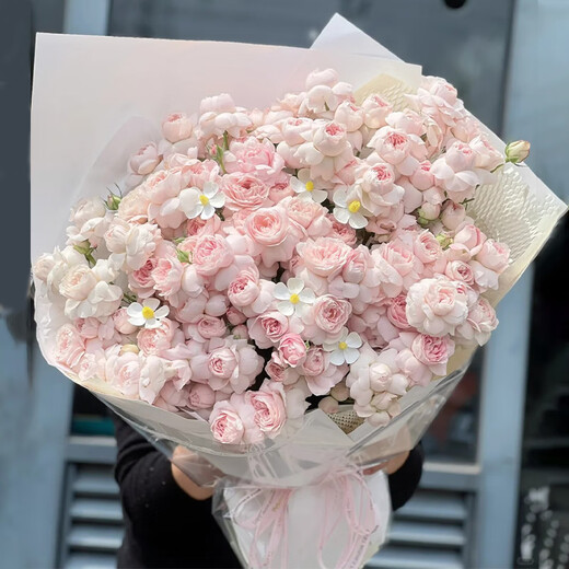 Come and have a Valentine's Day flower delivery. Fairy's Kiss rose bouquet as a gift for your girlfriend to express love to your wife, your best friend's birthday gift. Fairy's Kiss rose large bouquet.