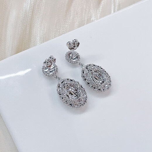 Laofu gold and platinum wire-wrapped fish scale pigeon egg earrings, about 7.88g