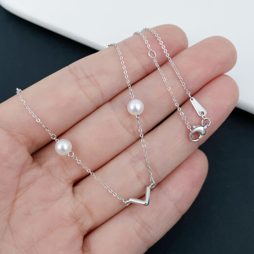 Beijing Gold Trading Center Co., Ltd. Platinum Crushed Ice Gourd Chain/Pearl Letter V/Small Waist/Unicorn/Rotating Vajra/Spirit Snake About 2.26g/Platinum Freshwater Pearl Letter V Chain