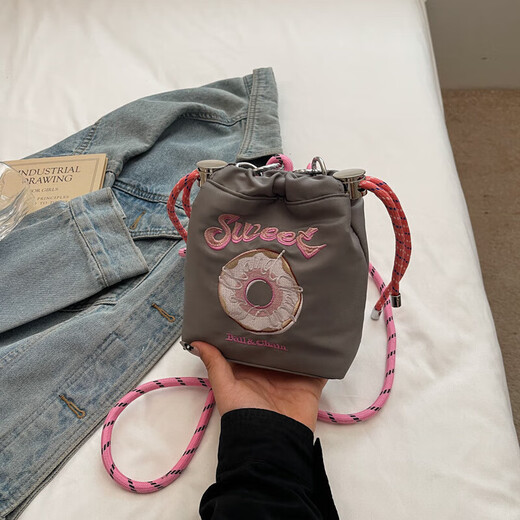 Tan Beiman Handy Tasche Crossbody Bag 2025 Neue japanische INS gestickte Pendelbeutel Mode Mini -Umhängetasche Leinwand Tasche Mini Pendel -Telefontasche [Grau]