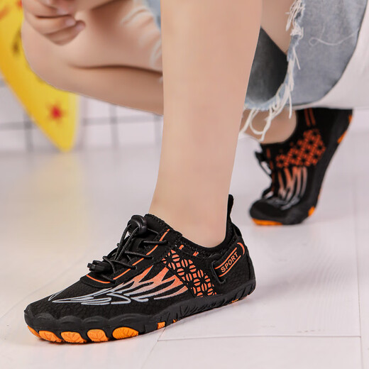 KMKA children's skipping rope indoor shock-absorbing adult fitness shoes soft sole lightweight men's and women's comprehensive physical training sports shoes white 29