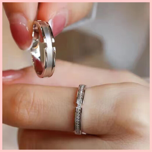 Lao Fengxiang's perfect match couple rings for men and women, a pair of sterling silver butt marriage proposals, Valentine's Day birthday gifts for men and women, a perfect match ring for men and women - the ultimate gift box