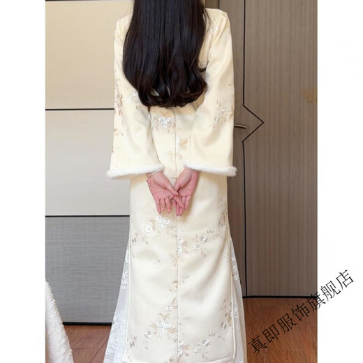 Zhenji Matcha 2025 winter new improved cheongsam embroidered plus velvet J thickened fur collar female model new Chinese style skirt beige cheongsam embroidered velvet thickened S