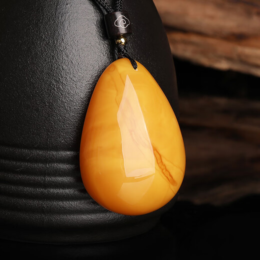 Yanyun Jewelry Natural Beeswax Pendant Chicken Fat Yellow Amber Full Honey Water Drop Necklace Men and Women Solitary The main stone weighs 20-22 grams