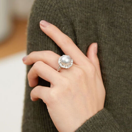 Australian White Pearl Ring Cold Light Extremely Strong Light Natural Seawater South Sea White Pearl 18K Gold Set with Diamonds South Sea Australian White Pearl Diameter 14mm + National Inspection Certificate