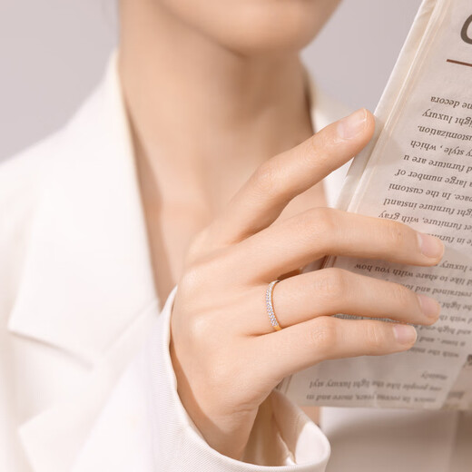 Century Yuan Xingman 18K gold ring classic starlight K gold cubic zirconia ring birthday gift for girlfriend 18K ring about 1.38g 9 rings