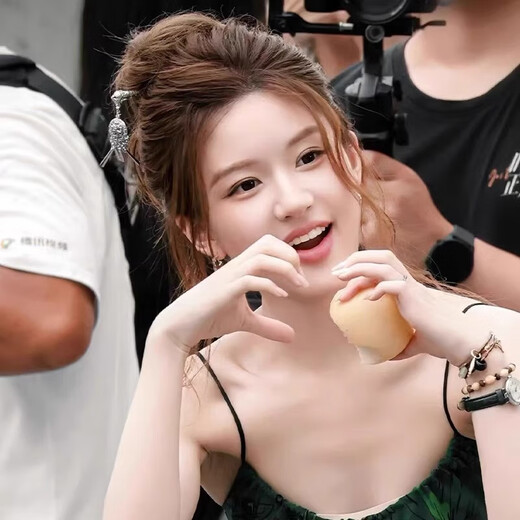 Zhao Lusi and Xu Yan's same style tassel hairpin, new Chinese style ancient style Hanfu updo headwear, daily wear for senior women, silver ethnic style tassel hairpin