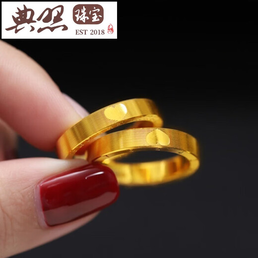 Model photo of Old Phoenix 999 pure gold love clock ring 24K pure gold Roman numeral ring gold couple ring fashion love clock x beauty number 6
