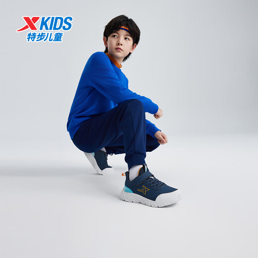 特步儿童童鞋基础跑鞋男女童全革百搭运动鞋 夜蓝/晴山蓝 36