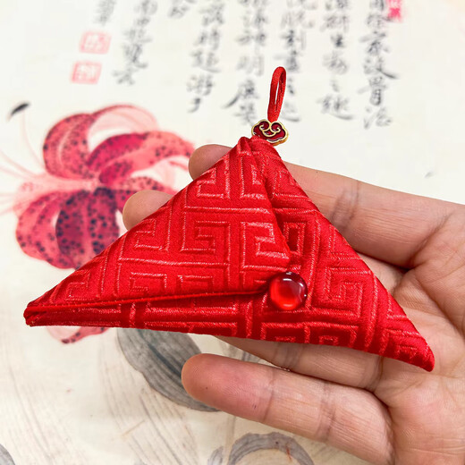 Pin baby anti-frightening safety amulet animal year free embroidery triangle blessing bag button type pin hanging neck button type brocade blessing 6x6x8 cm send-off pin + adjustable pendant rope (including needle tip protective cover)