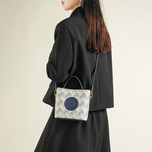 
JACOPONNUS Jacobang Bucket Bag Women's Crossbody 2025 New High-end Light Luxury Niche Old Flower Commuter Handmade Vegetable Basket Bag Carriage Royal Blue Ordinary Packaging