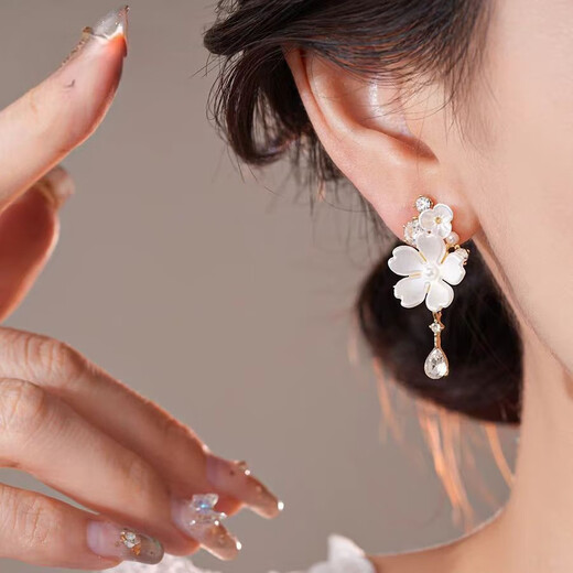 Platinum Earrings Women's French Sparkling Diamond Flower Tassel Earrings Gentle Temperament Light Luxury Niche High-end Earrings Earrings Earrings Flashing Diamond Flower Tassel Earrings