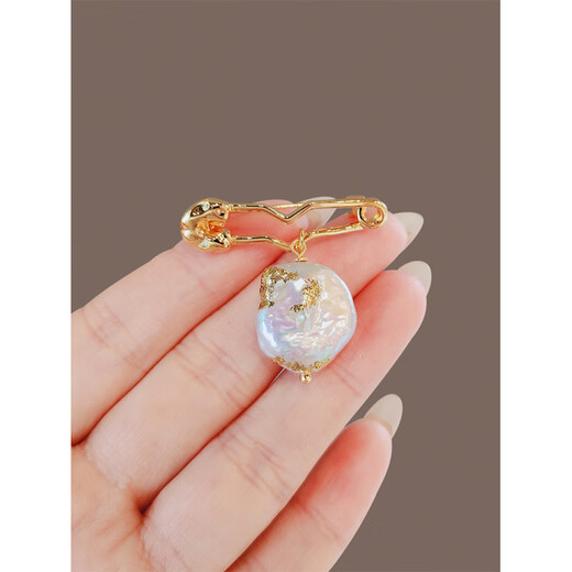 SNQP2025 New Pearl Brooch Female Niche Design Clothing Accessories Brooch - Special Shaped Pearl