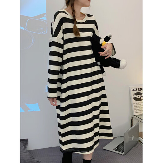 
Yalu nightgown for women in spring and autumn pure cotton long-sleeved internet celebrity style striped pajama dress 2025 new winter style can be worn outside J16864 black and white striped round neck nightgown XL [Pajamas are different from ordinary clothes sizes]